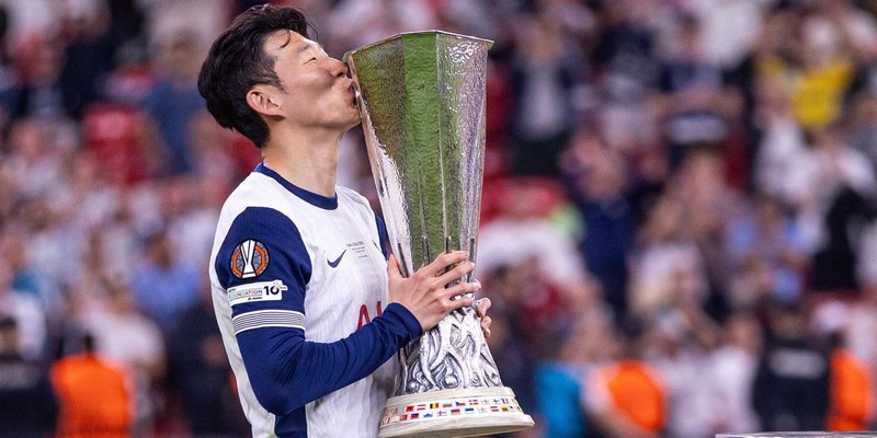 Son dành chức vô địch C2 cùng Spurs